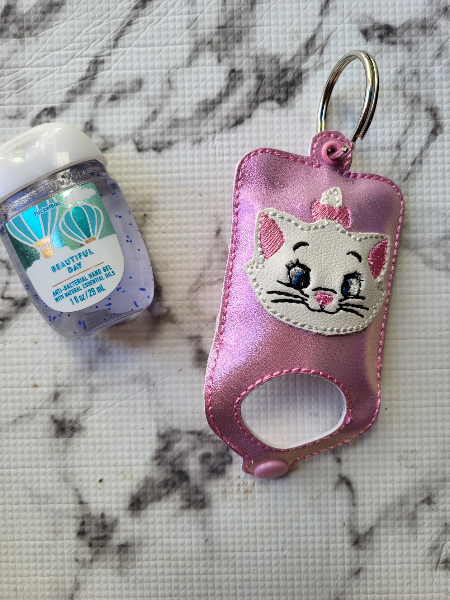 Fancy White Cat Hand Sanitizer Holder Kechain